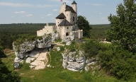 Zamek Bobolice z lotu ptaka od strony Bramy Laseckich